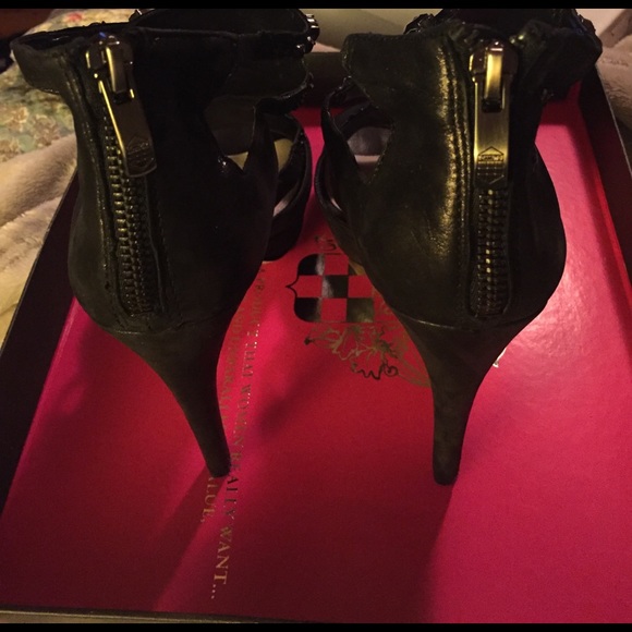 Vince Camuto glitz suede pumps - Picture 2 of 8